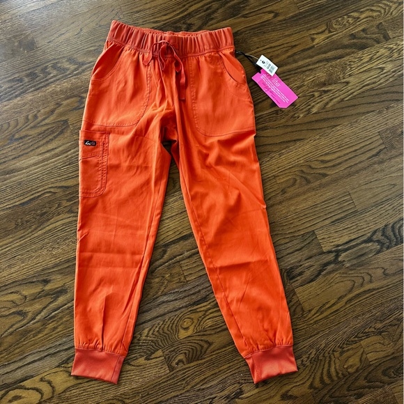 koi Lite Fierce Women's 6-Pocket Stretch Jogger Scrub Pants | Petite Xs. NWT - Picture 4 of 14